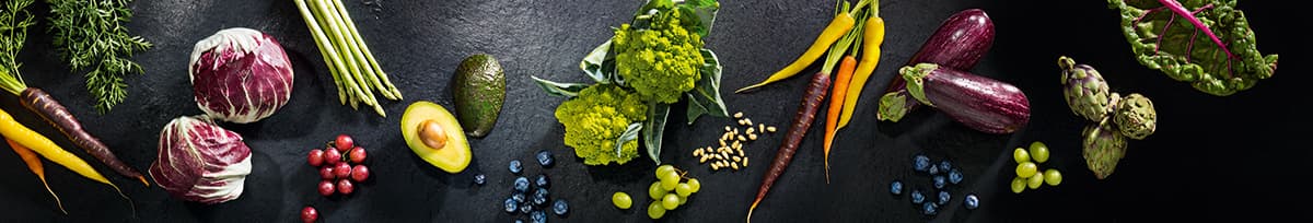 Tuoretta ruokaa ja vihanneksia