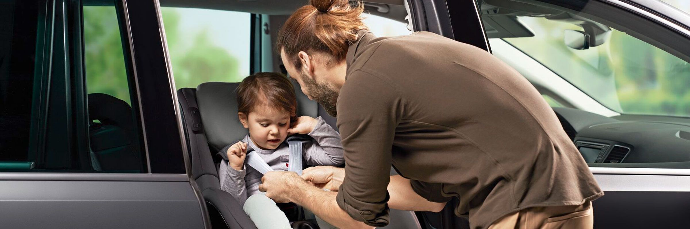 Lasten turvaistuin autoon – kattava lastenistuimen ostajan opas