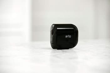 Arlo Pro 3 -valvontajärjestelmä neljällä 2K QHD -tasoisella kameralla, musta, kuva 9