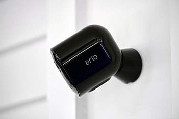 Arlo Pro 3 -valvontajärjestelmä neljällä 2K QHD -tasoisella kameralla, musta, kuva 11