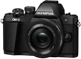 Olympus OM-D E-M10 Mark II musta + 14‑42 mm f/3,5‑5,6 EZ musta