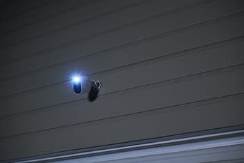 Arlo Essential Spotlight -valvontakamera LED-valolla, musta, kuva 7