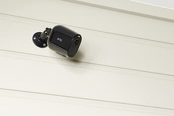 Arlo Essential Spotlight -valvontakamera LED-valolla, musta, 3 kpl tuotepaketti, kuva 4