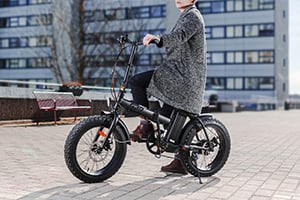 GZR-sähköfatbike kaupungissa