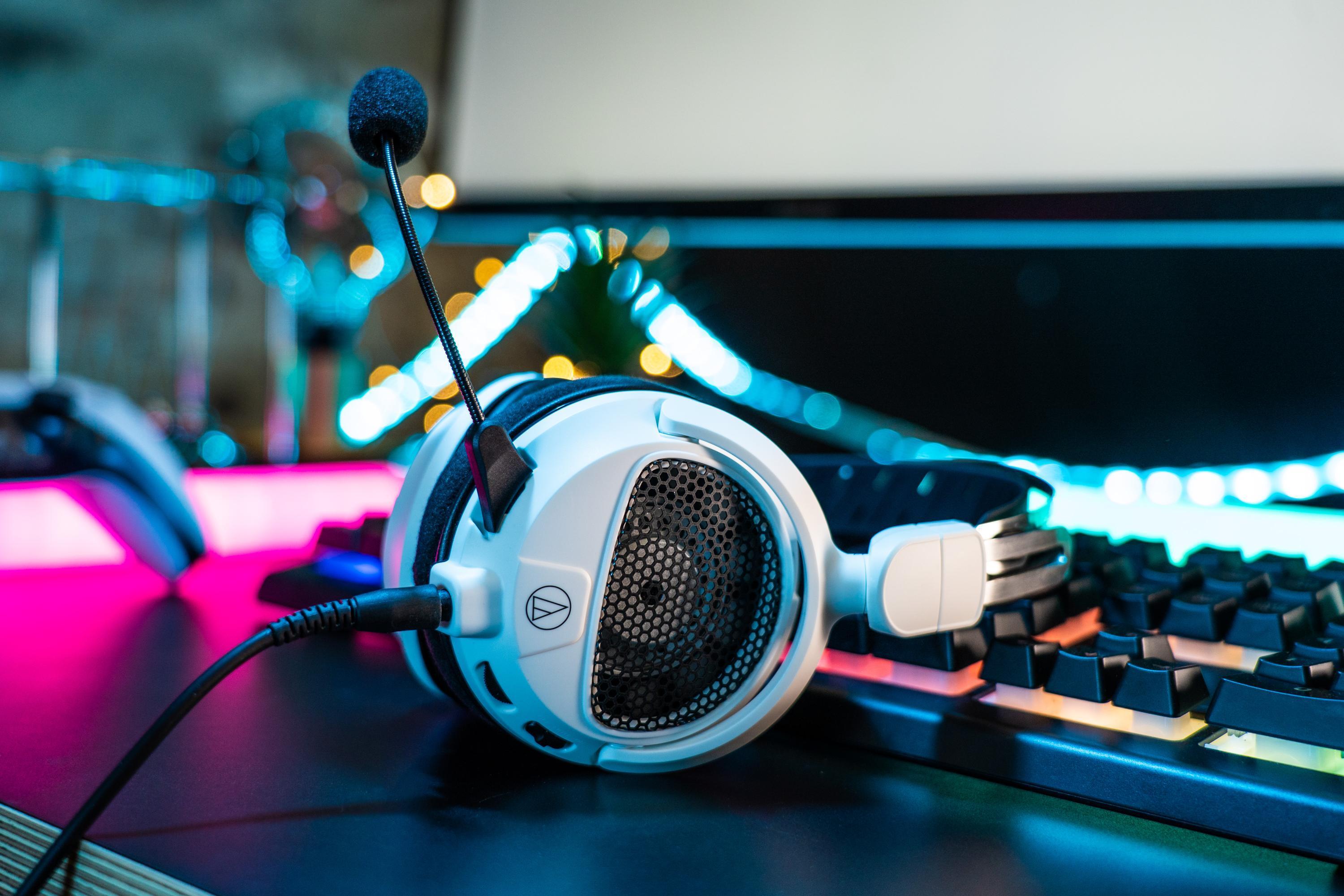 Audio-Technica ATH-GDL3 avoimet pelikuulokkeet, valkoinen