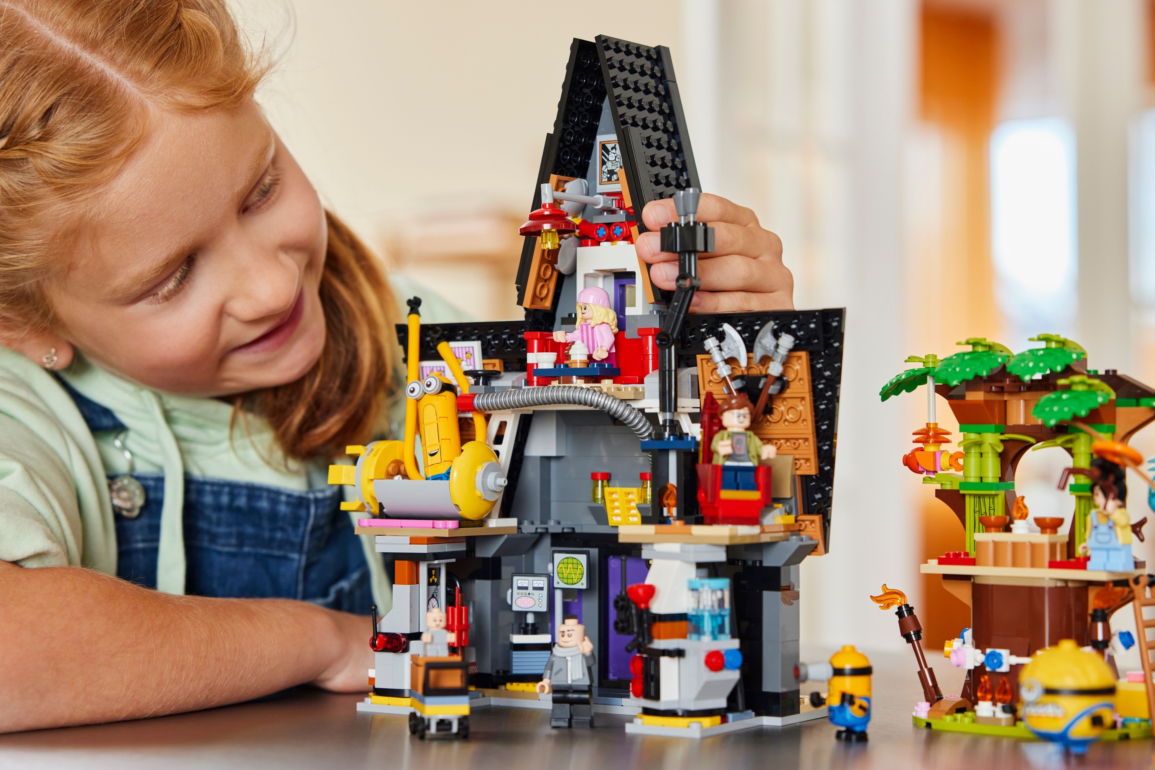 LEGO Minions 75583  - Kätyrien ja Grun kotitalo