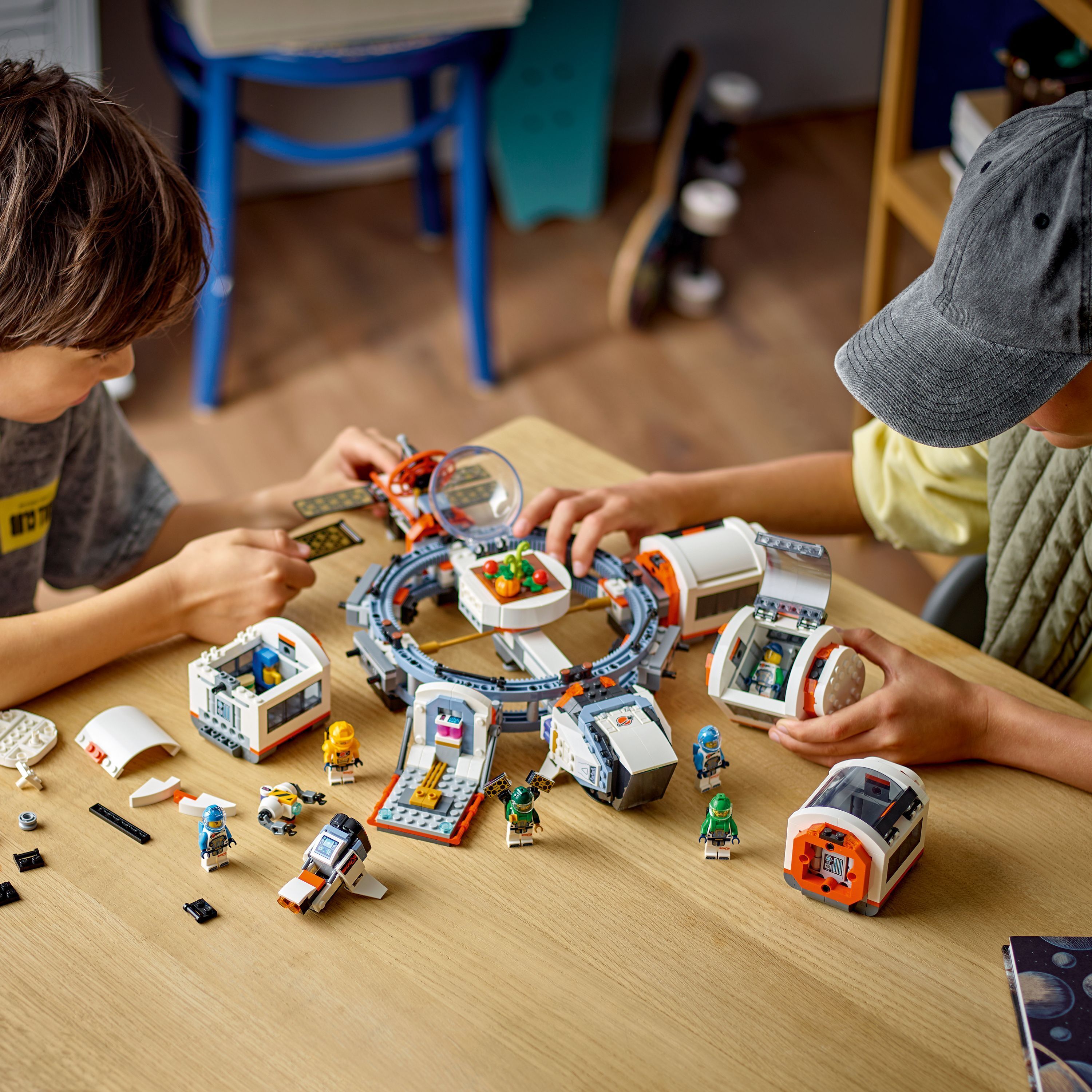 LEGO City Space 60430  - Tähtienvälisten lentojen avaruusalus