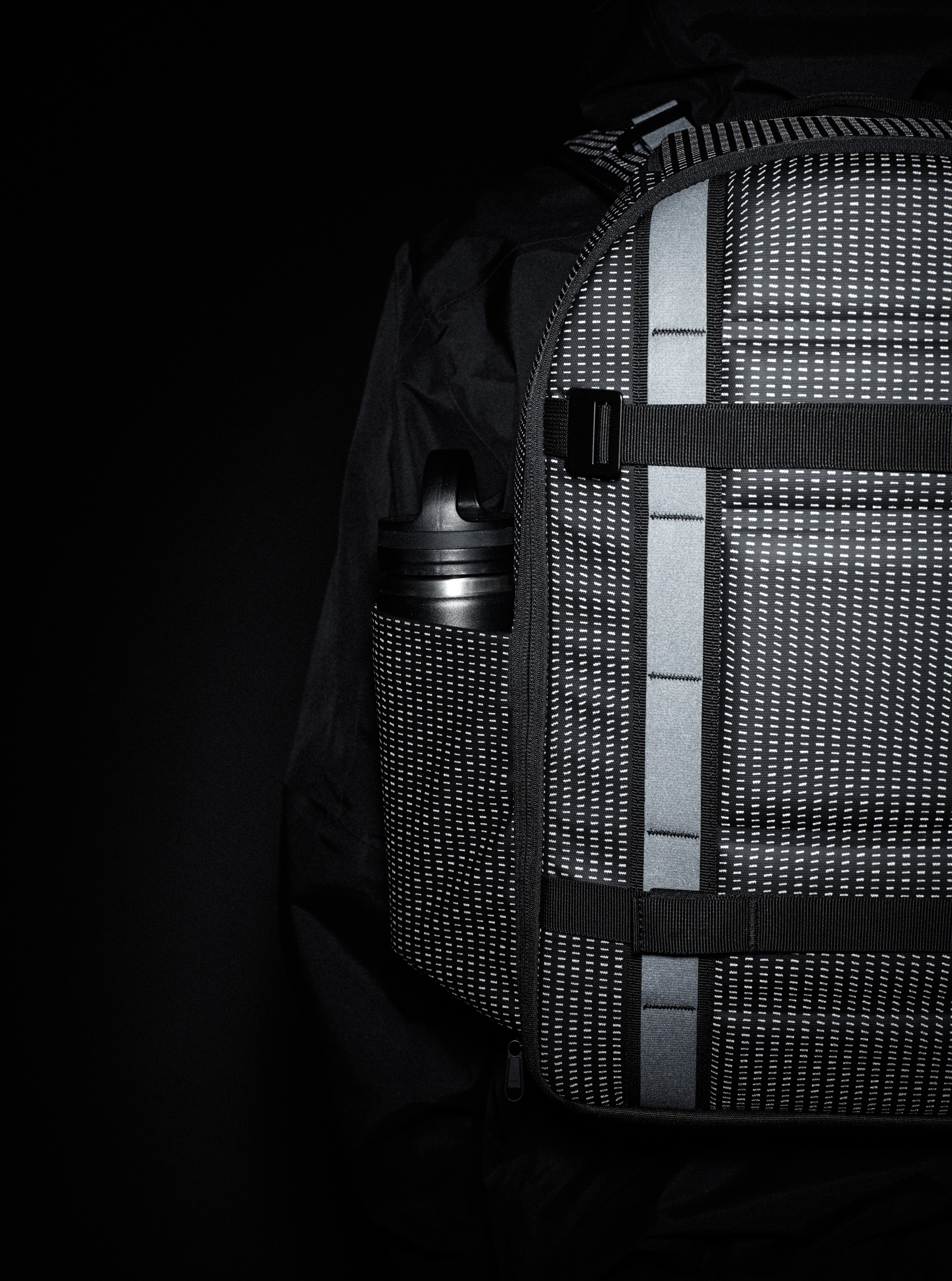 Db Hugger Backpack 20L -reppu, reflective black