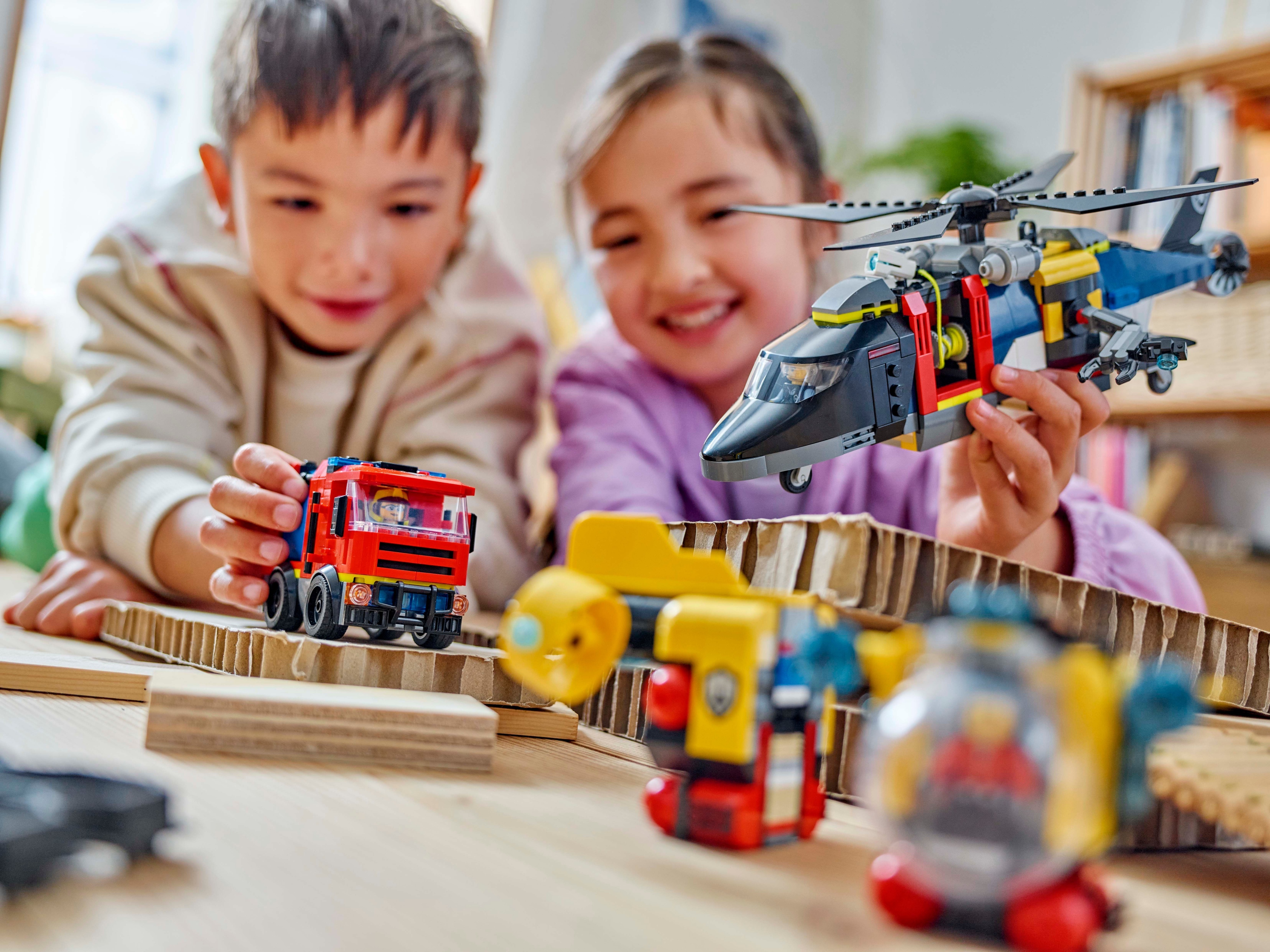 LEGO City 60462 – Helikopteri, paloauto ja sukellusvene yhdessä