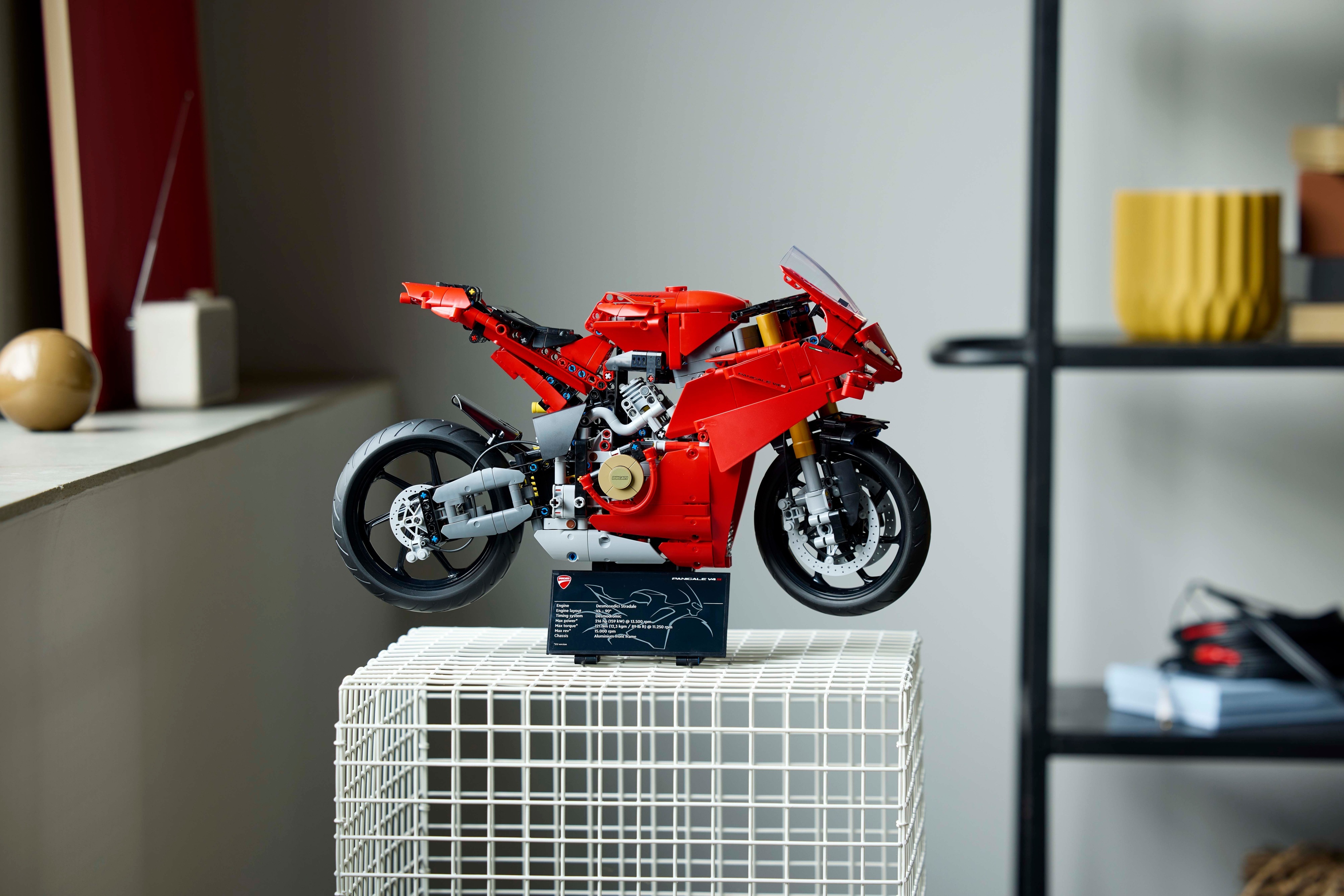 LEGO Technic 42202 – Ducati Panigale V4 S ‑moottoripyörä