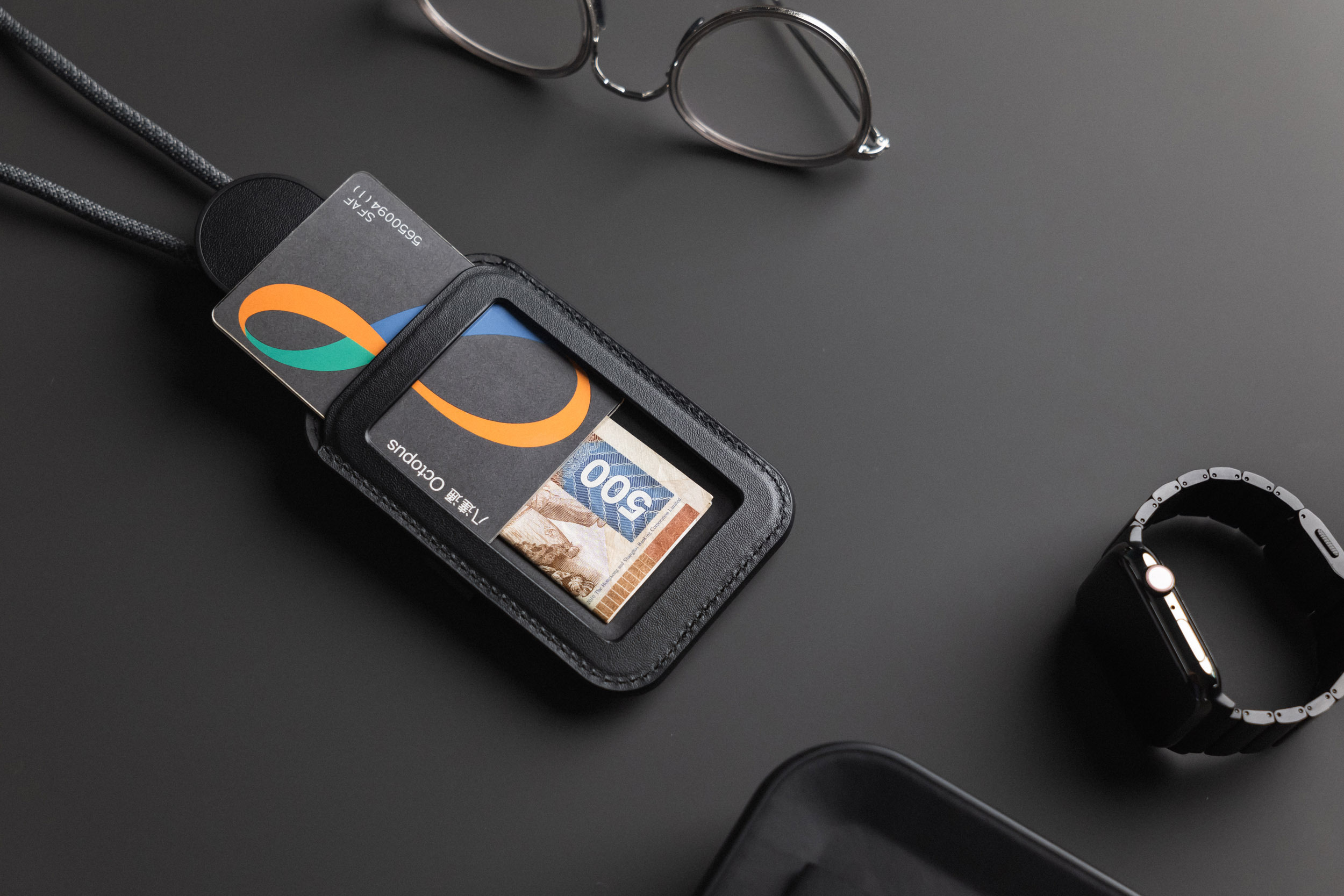 Orbitkey ID Card Holder Pro -henkilökorttikotelo kaulanauhalla, musta