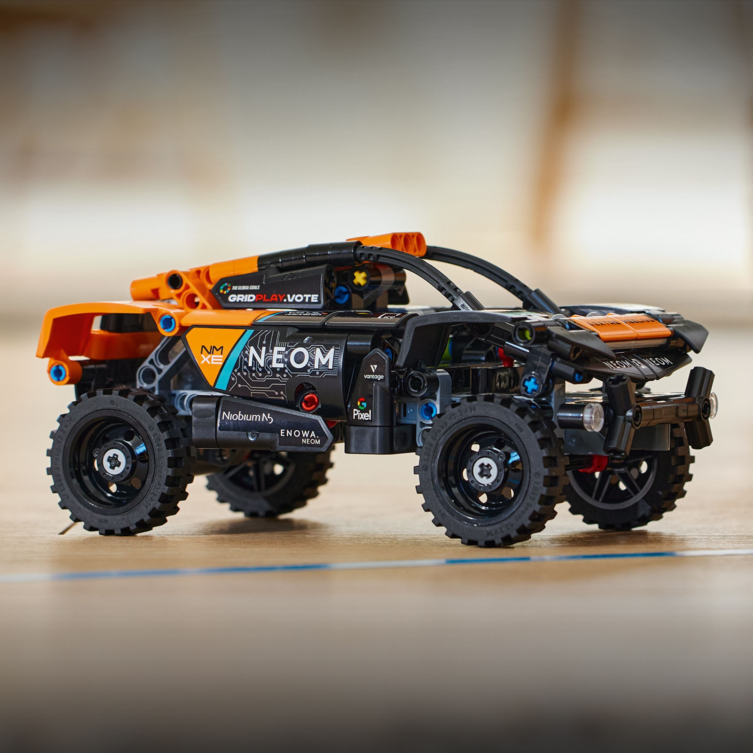LEGO Technic 42166  - NEOM McLaren Extreme E Race Car