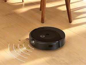 iRobot Roomba Combo 10 Max robotti-imuri AutoWash-telakalla