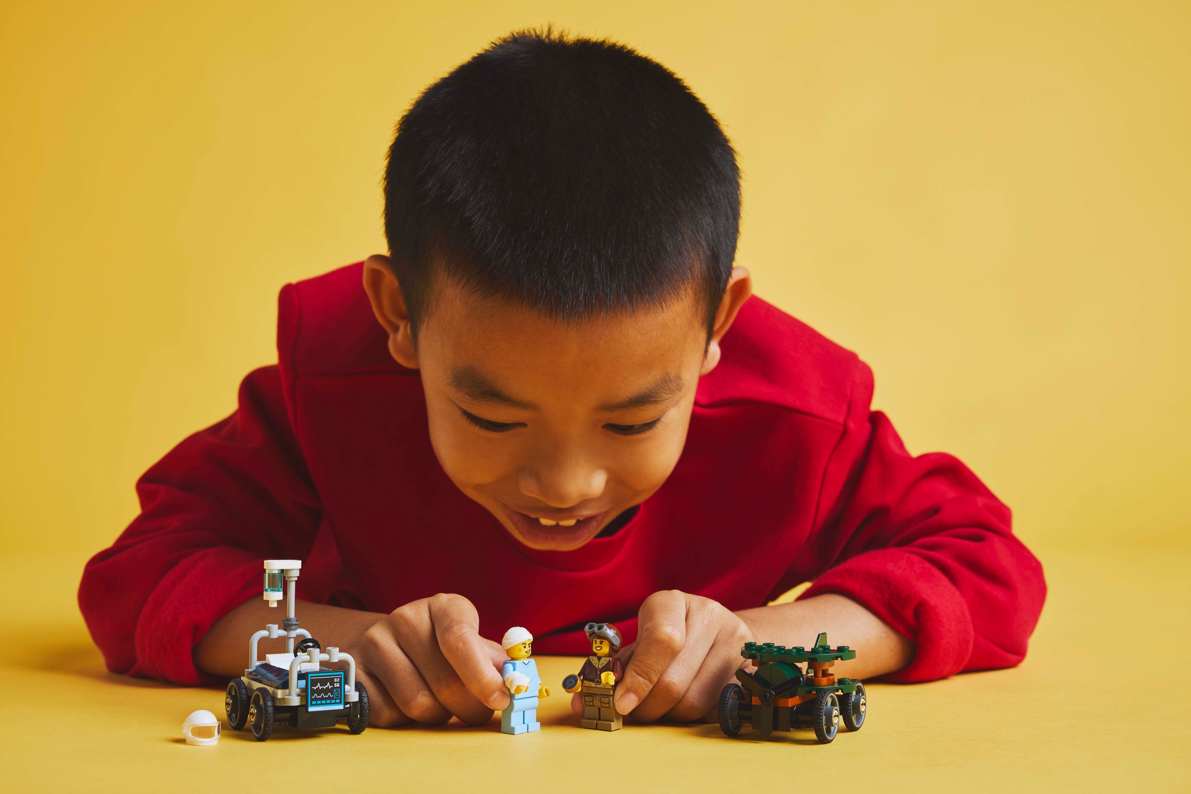 LEGO City 60459 – Lentokone vastaan sairaalansänky – kilpa-autopakkaus
