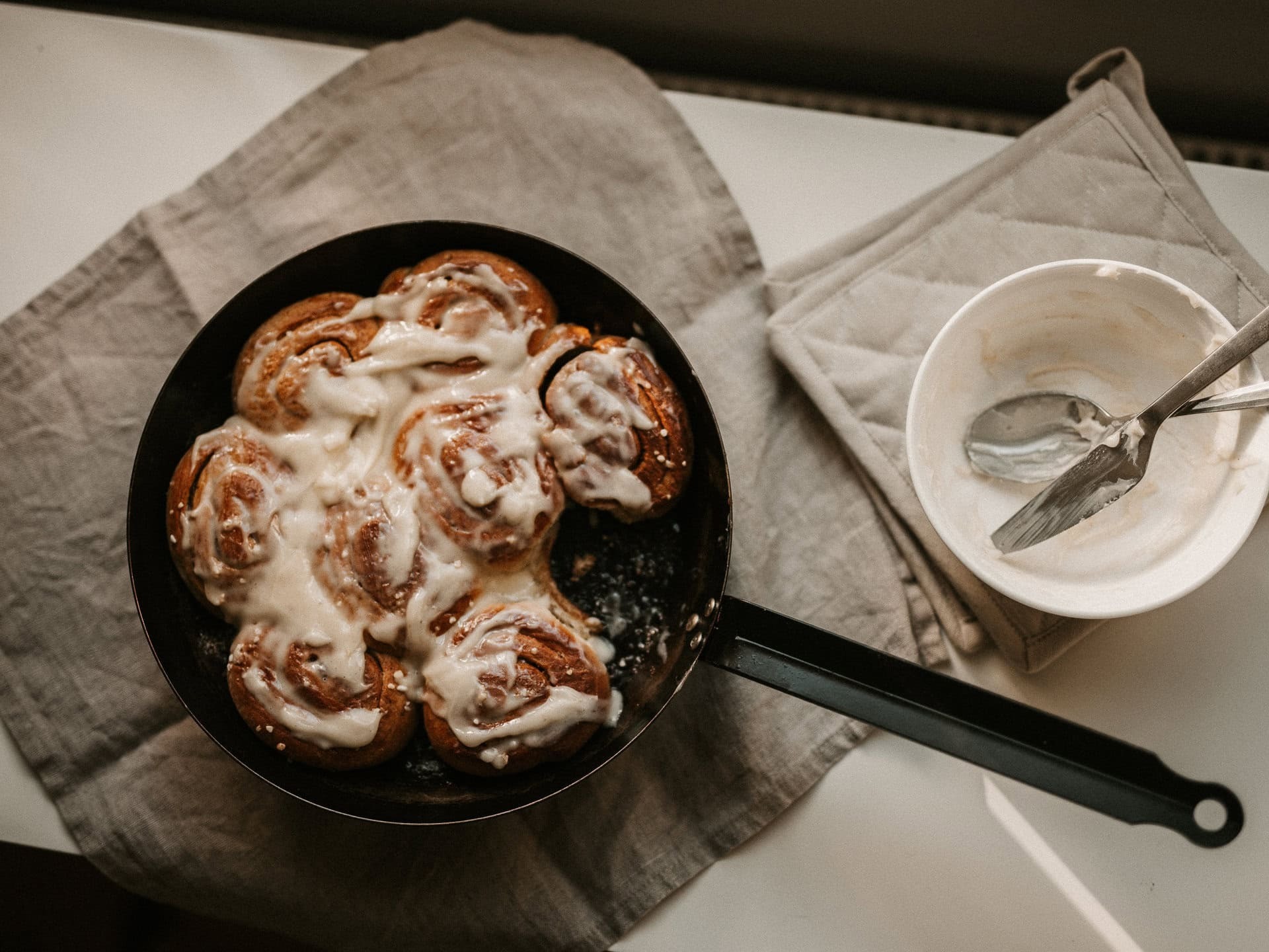 Opa Heavy Metal -hiiliteräspannu, 24 cm