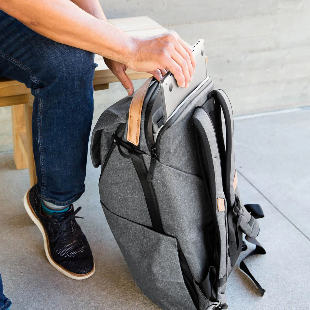 Peak Design Everyday Backpack 20L v2 -päiväreppu, hiili