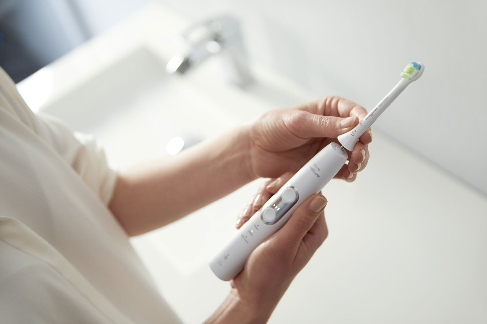 Philips HX6065/10 Sonicare Optimal White -varaharja, valkoinen