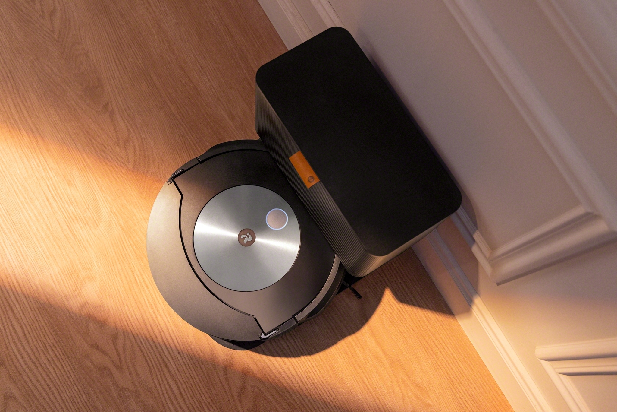 iRobot Roomba Combo j7+ -robotti-imuri ja -moppi