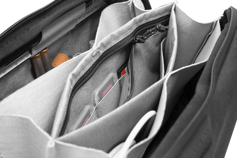 Peak Design Tech Pouch -tarvikelaukku, musta