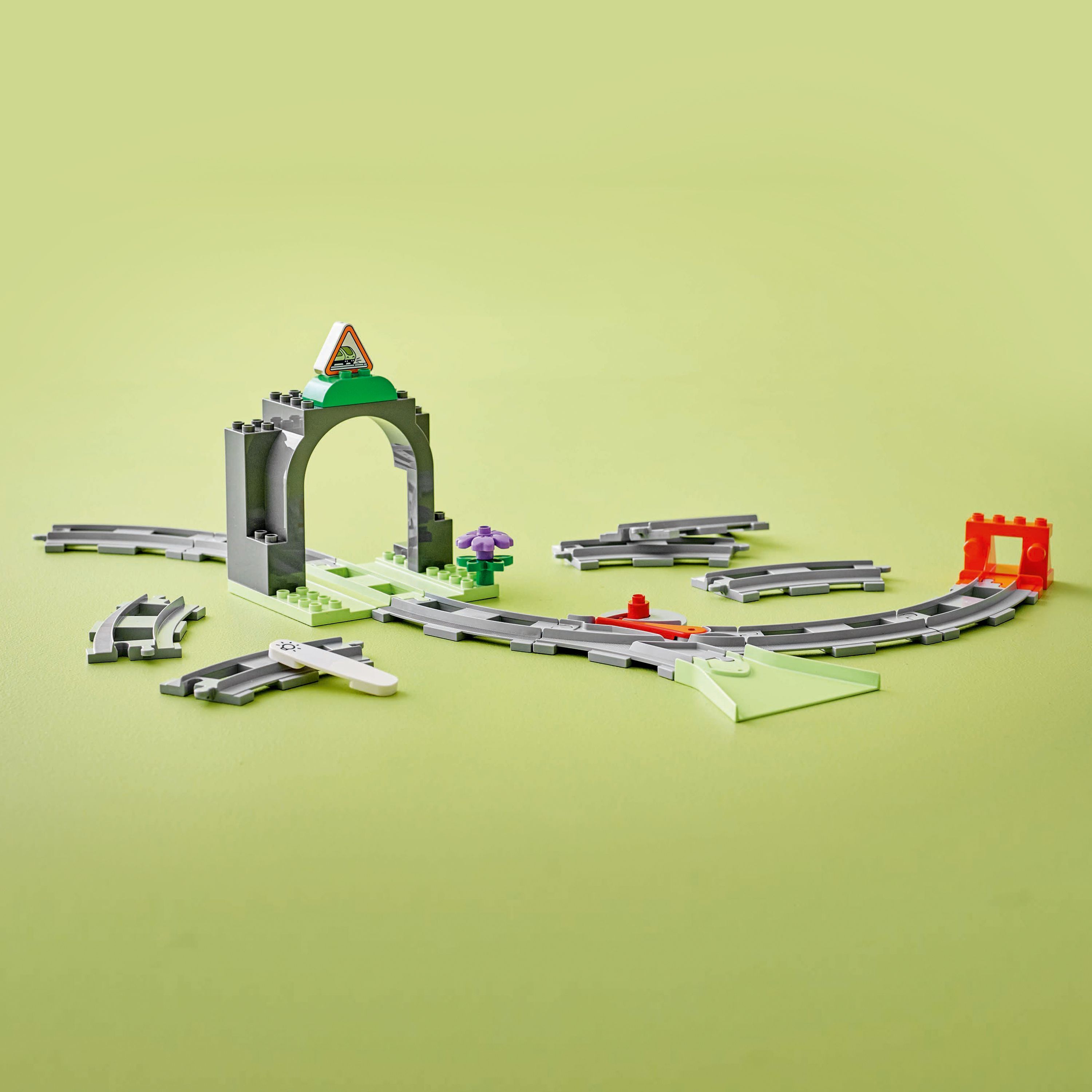 LEGO DUPLO Town 10425 – Tunneli ja raiteet ‑laajennussarja