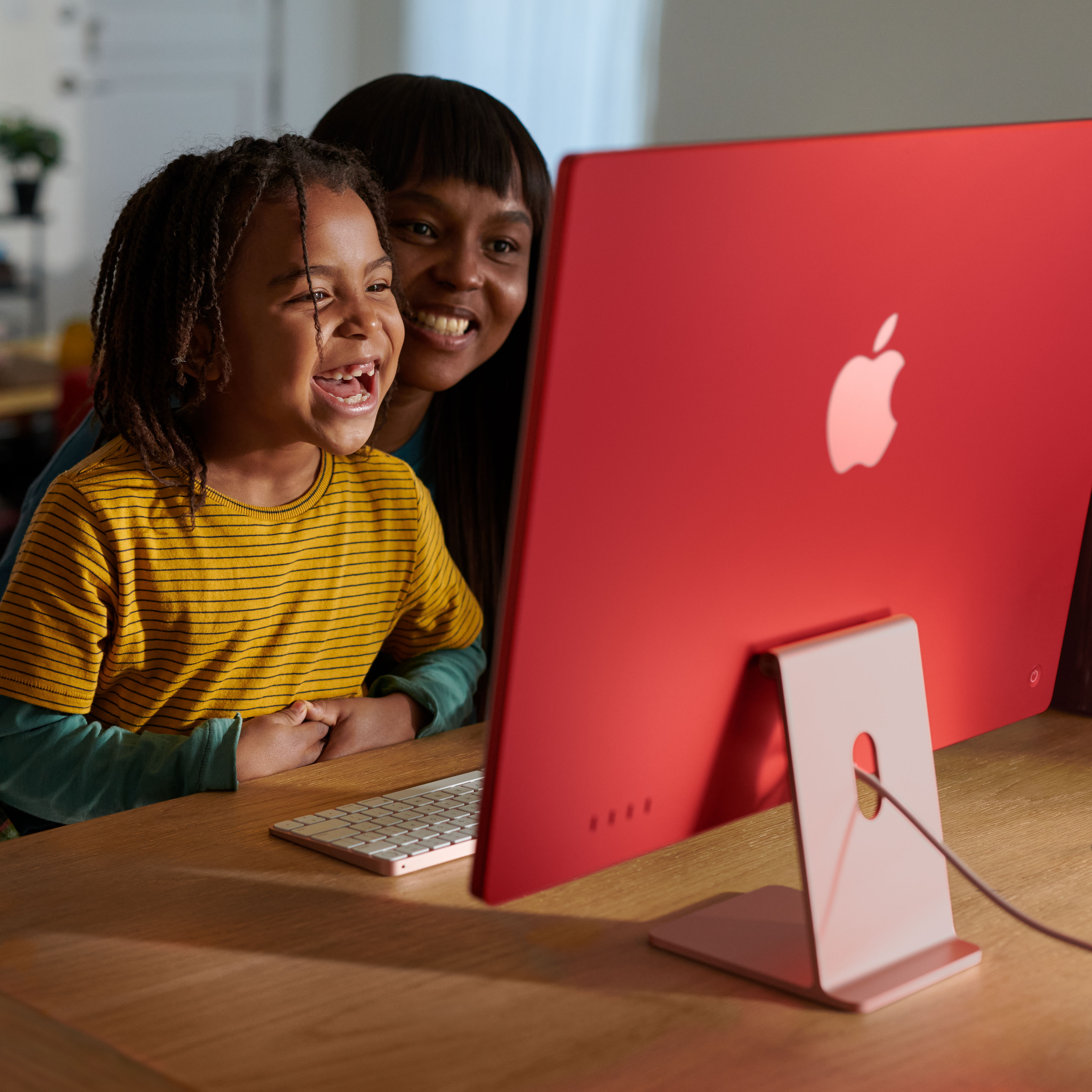 Apple iMac 24" M3 8 Gt, 512 Gt -tietokone, hopea (MQRK3)