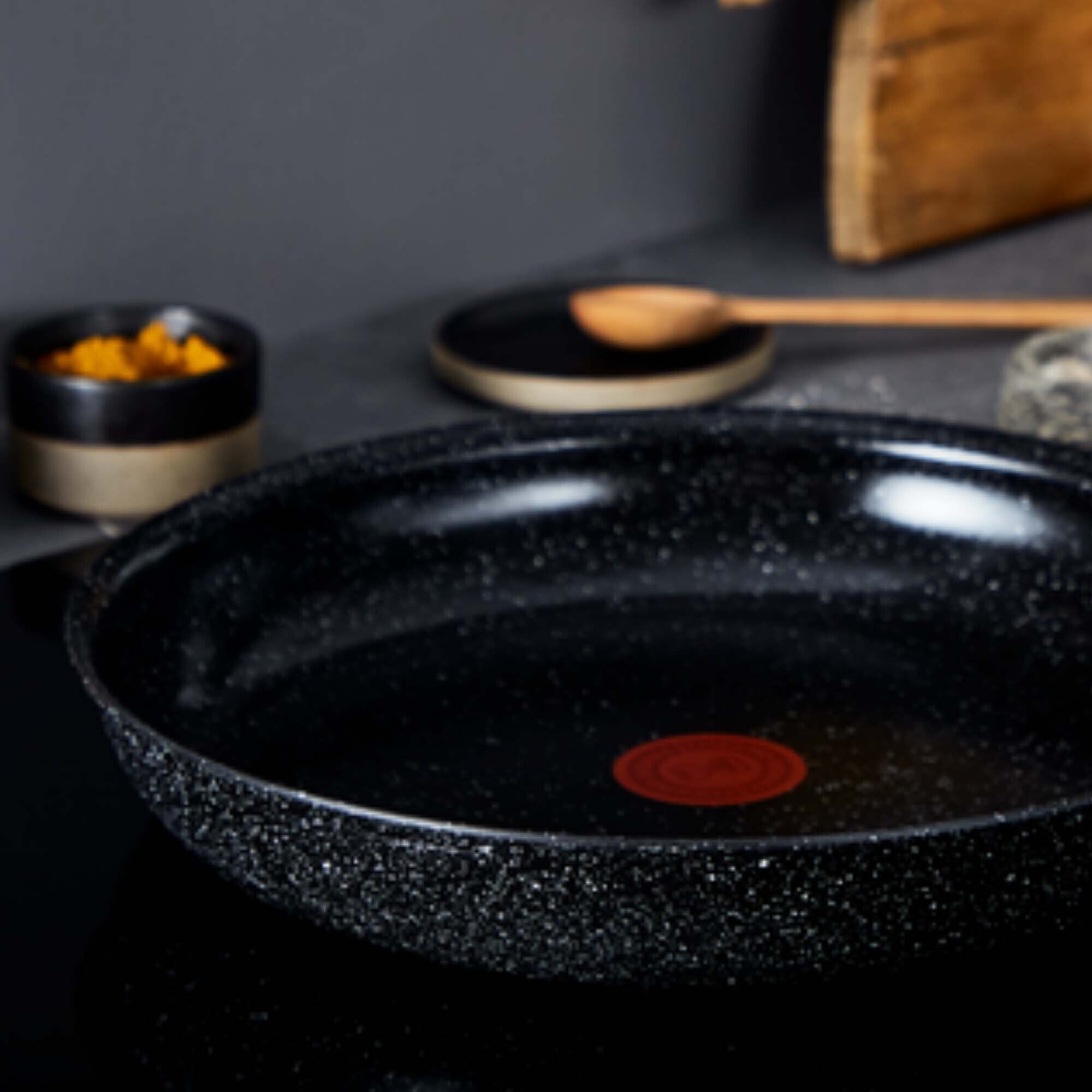 Tefal Intens'Ceram -paistinpannu 28 cm, musta