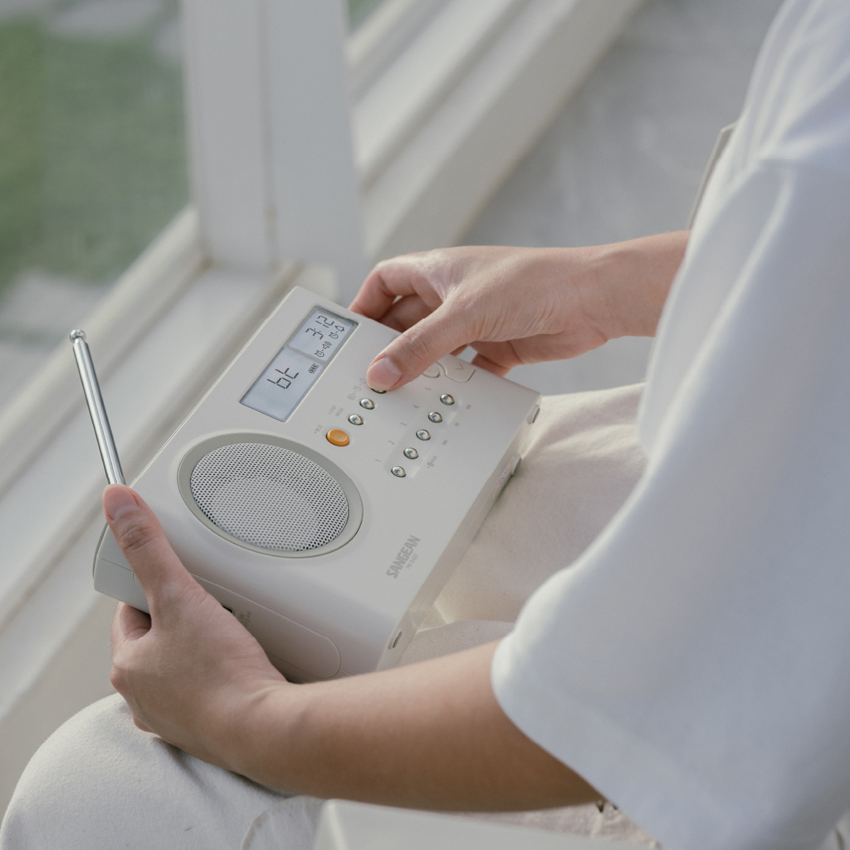 Sangean WR-201D pöytäradio, Bluetooth, vintage pähkinäpuu