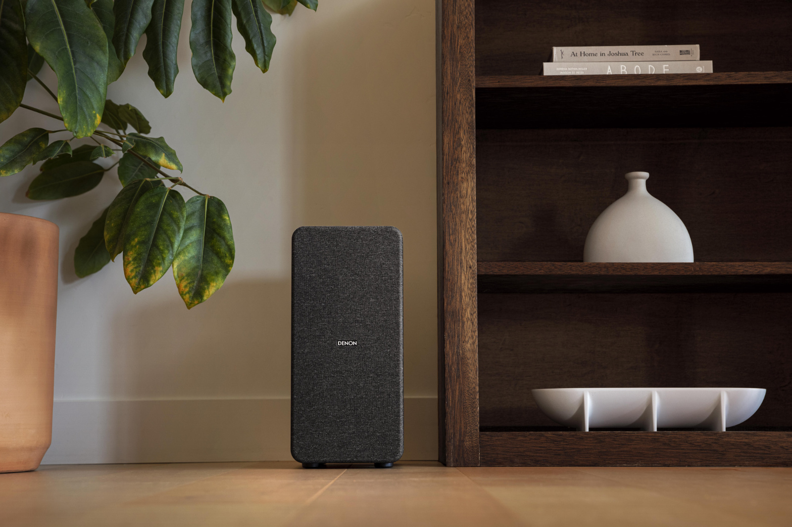 Denon DHT-S517 -soundbar langattomalla subwooferilla