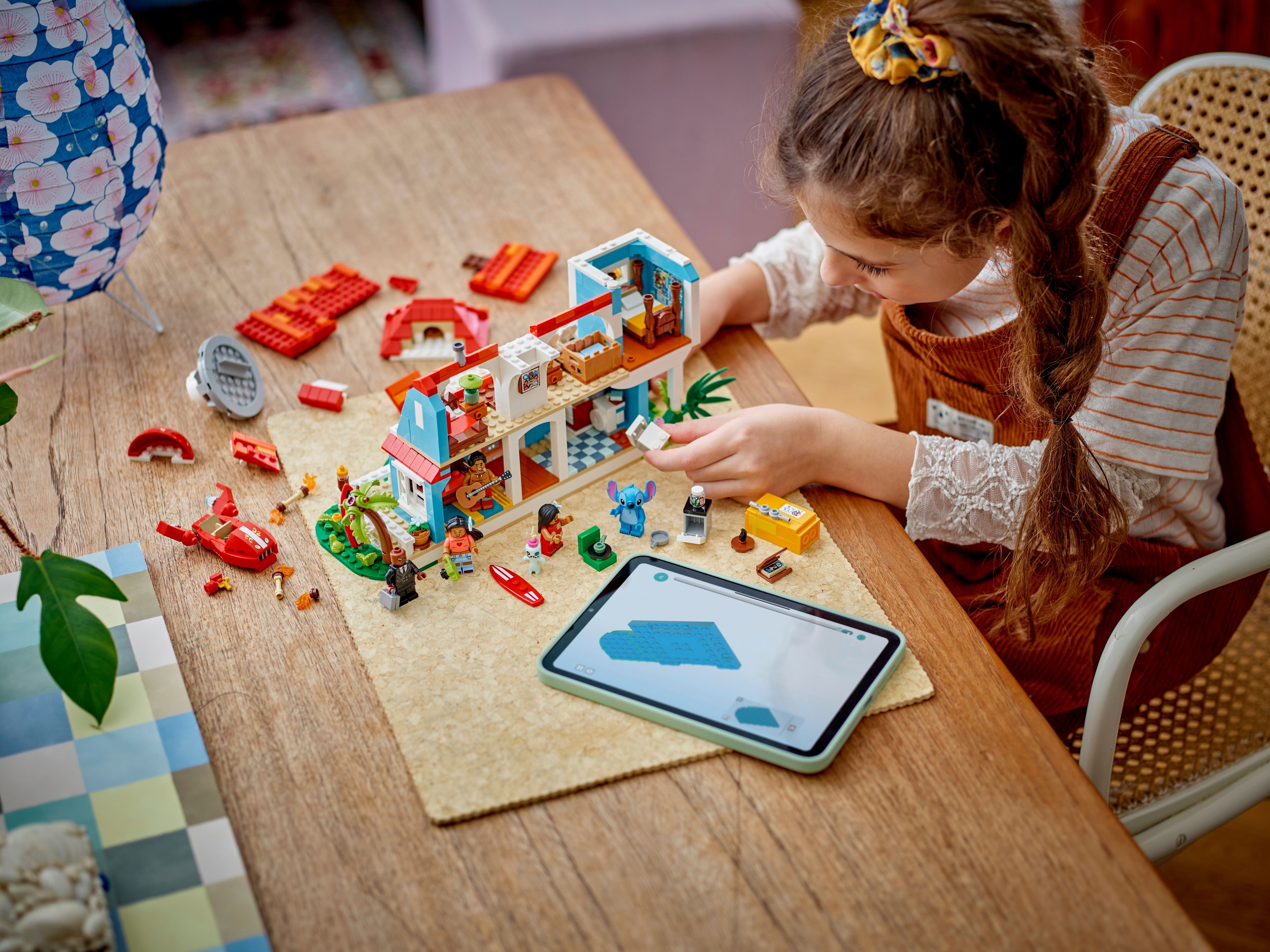 LEGO Disney Classic 43268 – Lilon ja Stitchin rantatalo 12 LEGO Disney Classic 43268 – Lilon ja Stitchin rantatalo - Image 12