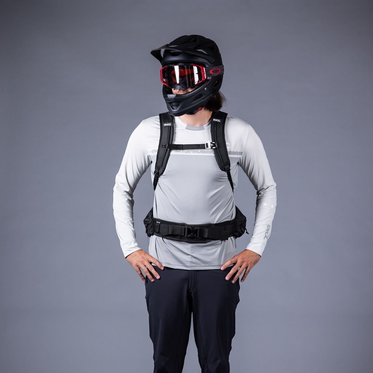 Evoc TRAIL PRO BLACKLINE 16 reppu, S/M