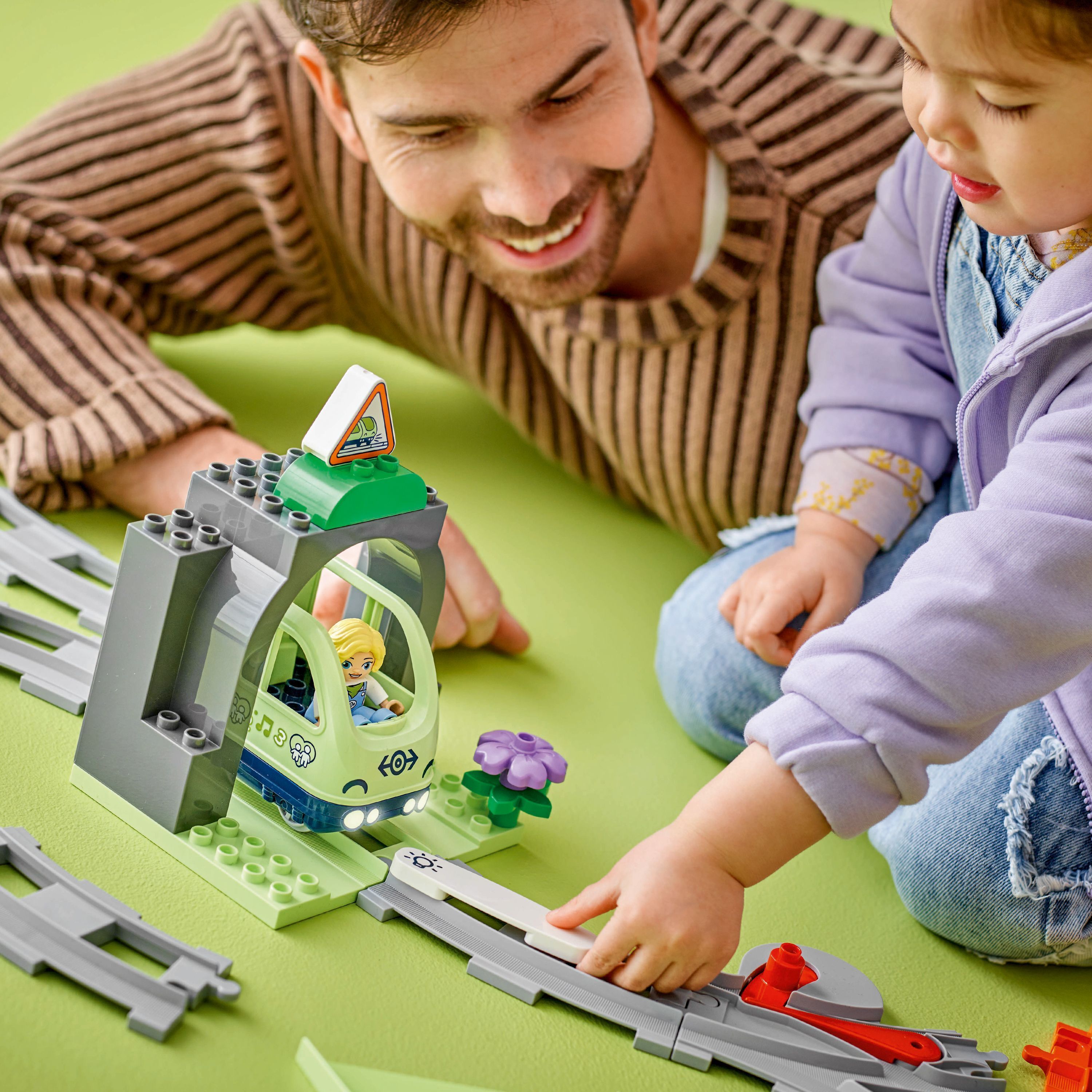 LEGO DUPLO Town 10425 – Tunneli ja raiteet ‑laajennussarja