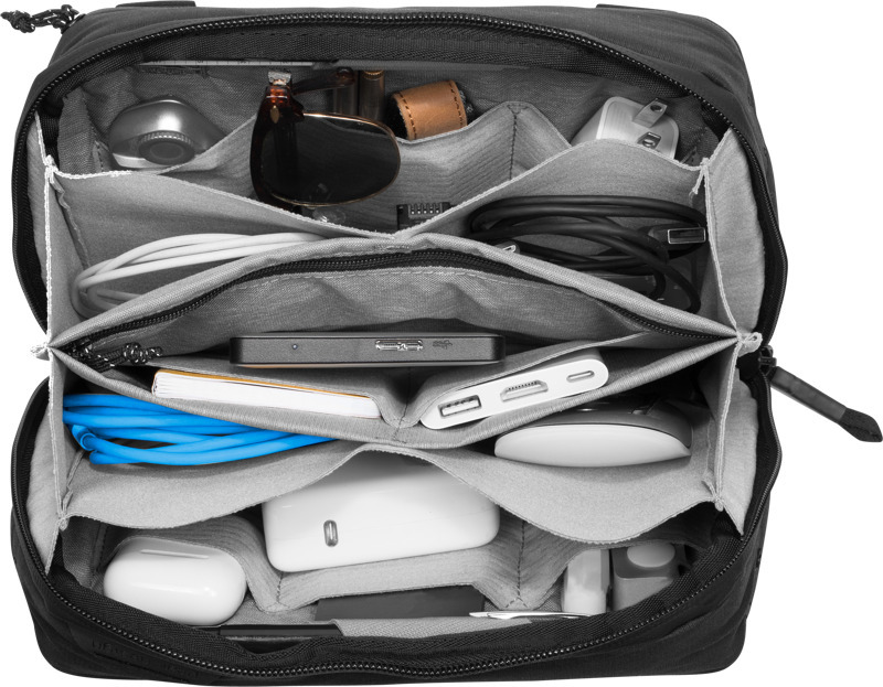 Peak Design Tech Pouch -tarvikelaukku, musta