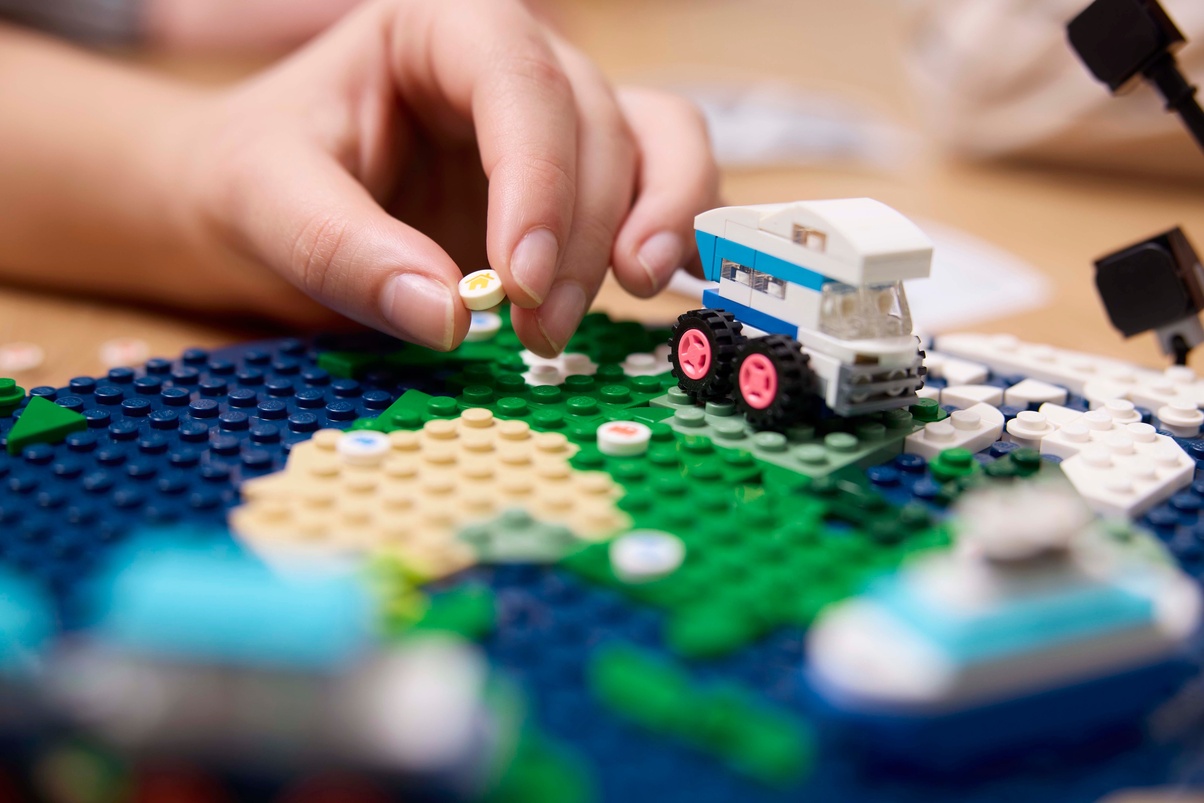 LEGO Minecraft 21265 - Nikkarointipöytä