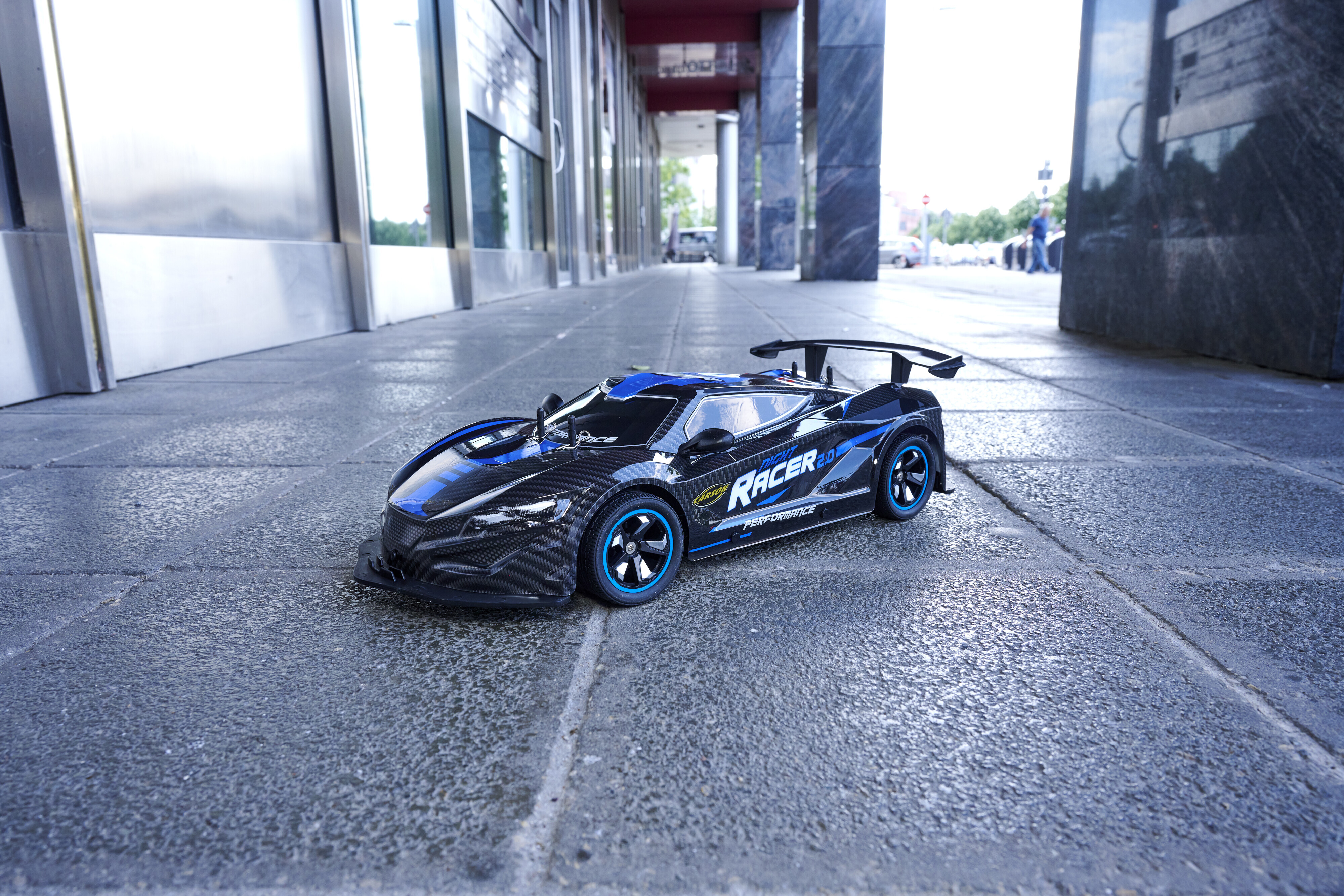 Carson Night Racer 2.0 - kauko-ohjattava auto, 1:10, RTR