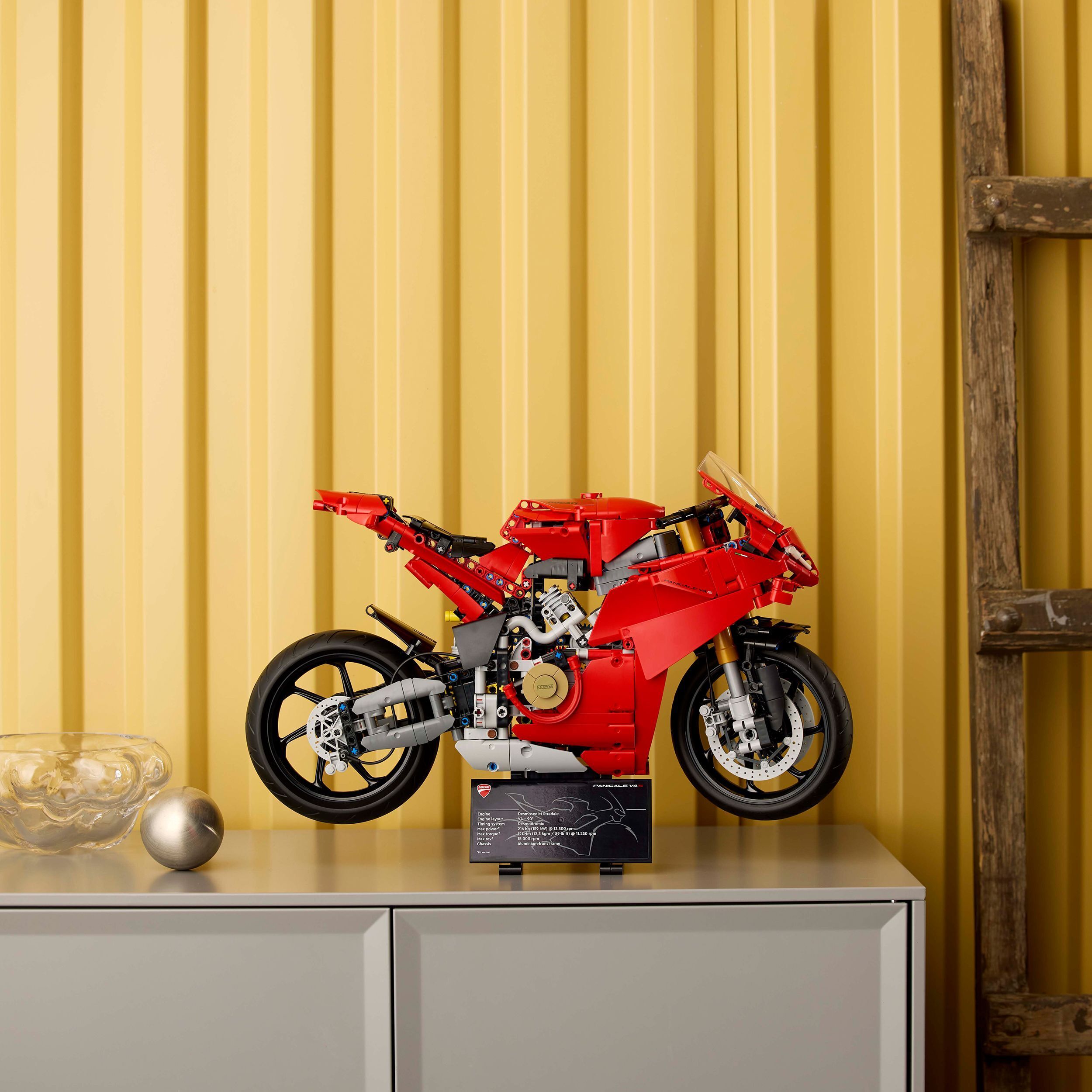 LEGO Technic 42202 – Ducati Panigale V4 S ‑moottoripyörä