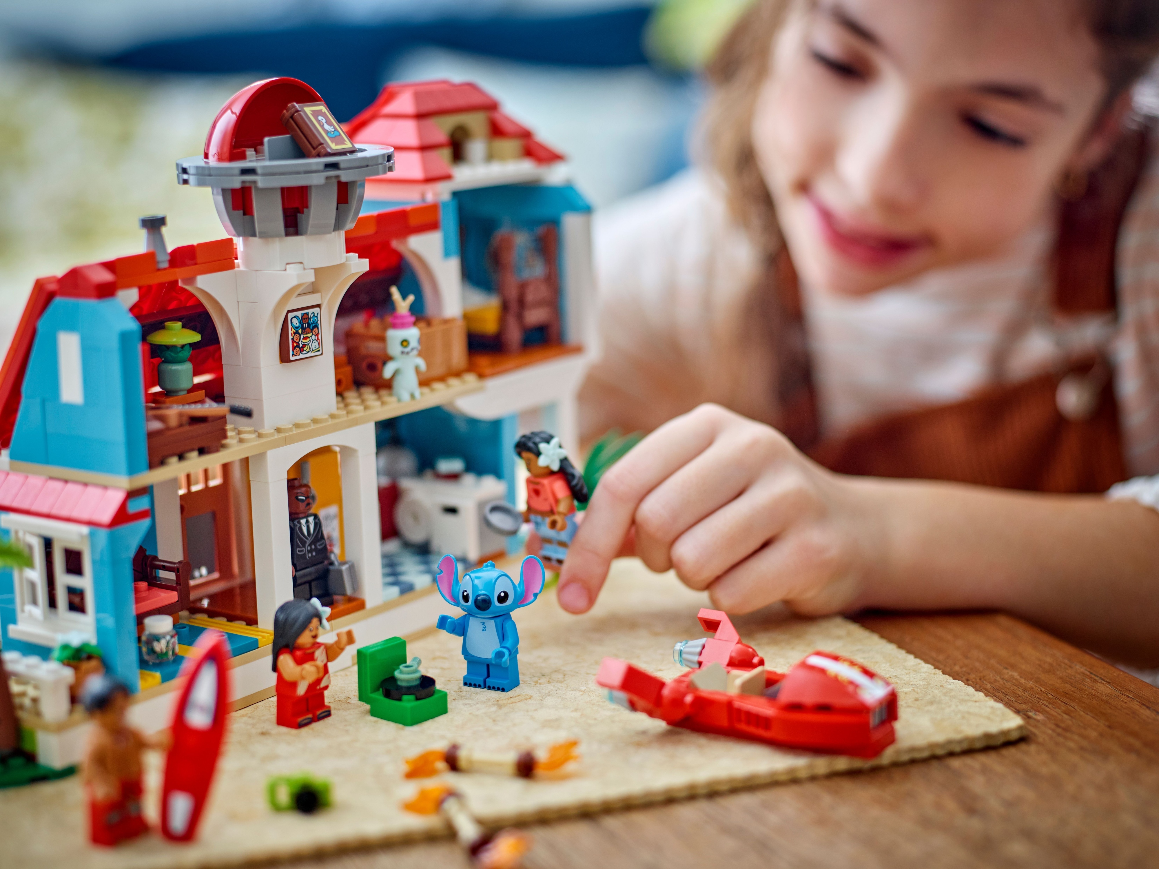 LEGO Disney Classic 43268 – Lilon ja Stitchin rantatalo 13 LEGO Disney Classic 43268 – Lilon ja Stitchin rantatalo - Image 13