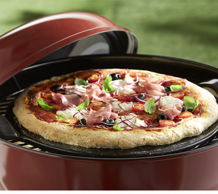Emile Henry -pizzakivi, 36 cm, musta