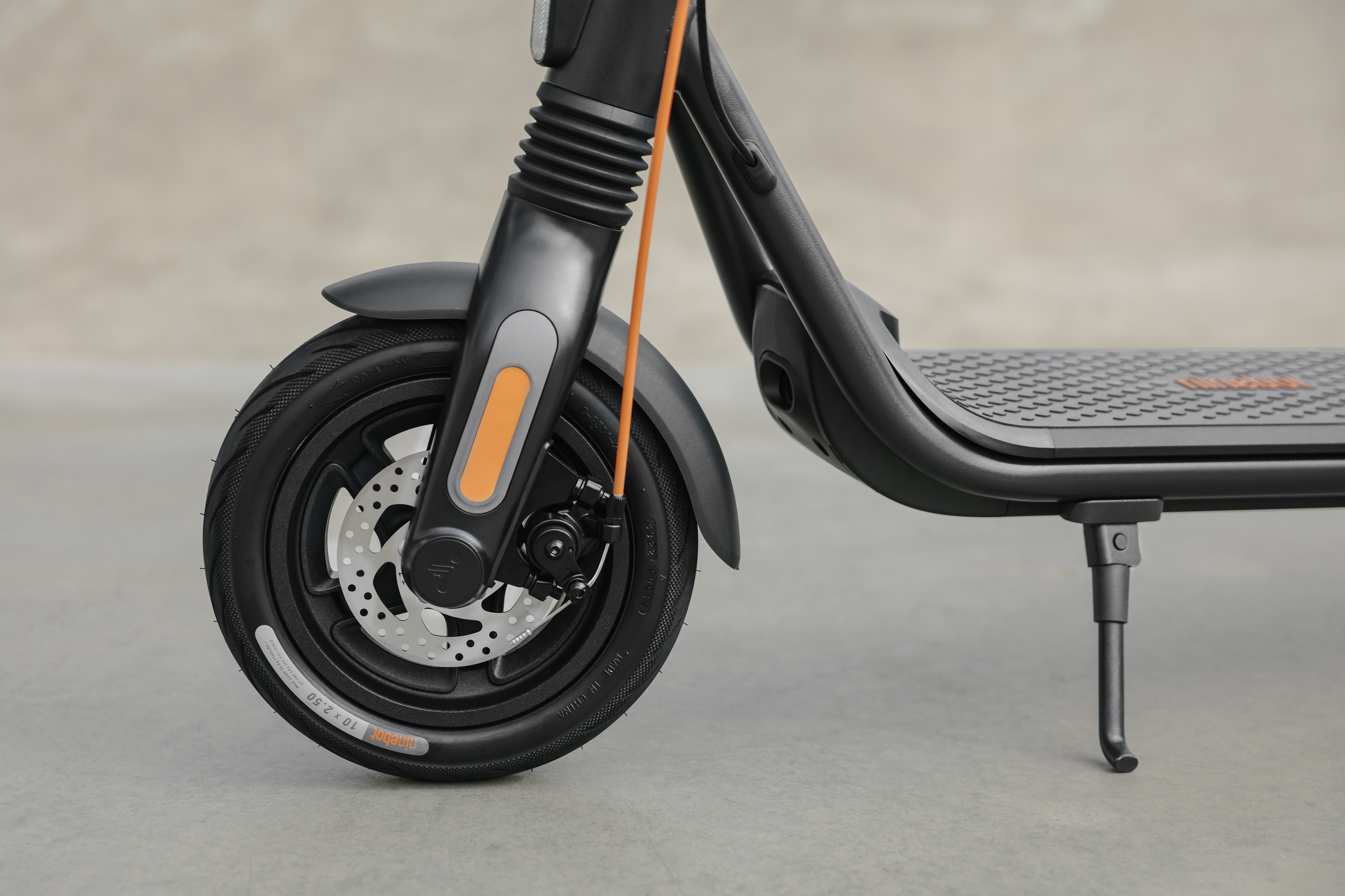 Ninebot by Segway Kickscooter F2 E -sähköpotkulauta
