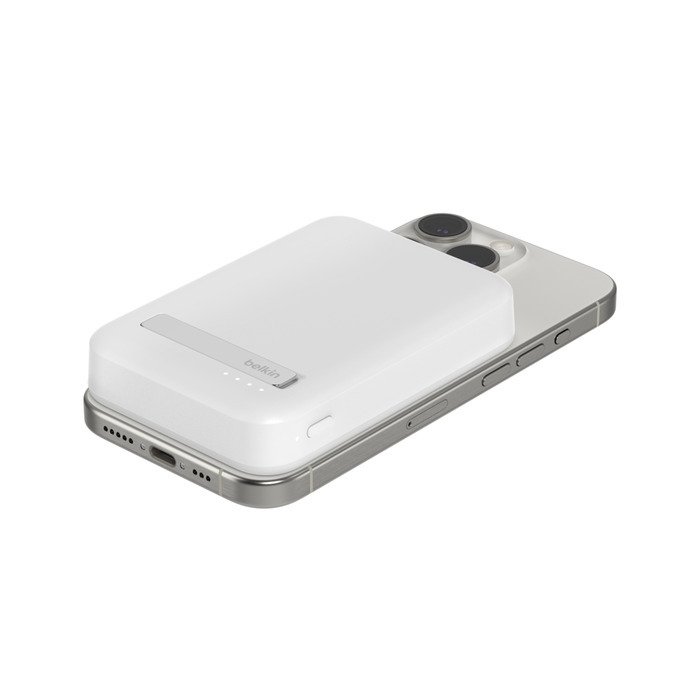 Belkin BoostCharge Pro Qi2 -varavirtalähde magneetilla, 8000 mAh, valkoinen