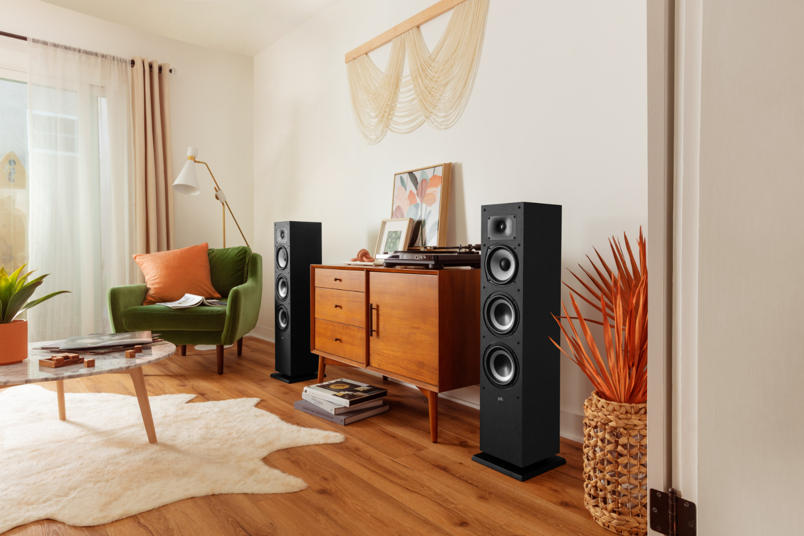 Polk Audio Monitor XT60 -lattiakaiutin, musta, 1 kpl