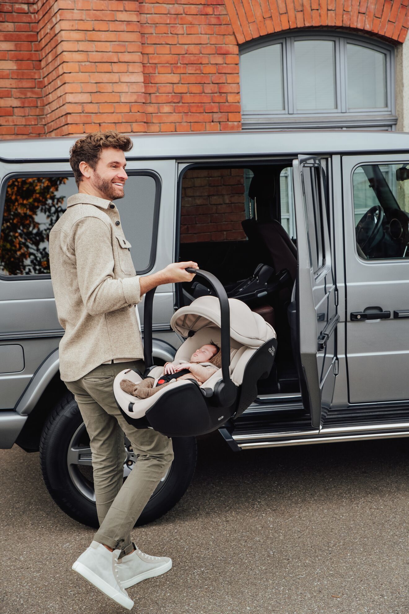 BRITAX RÖMER BABY-SAFE PRO LUX -turvakaukalo, 40–85 cm, Urban Olive
