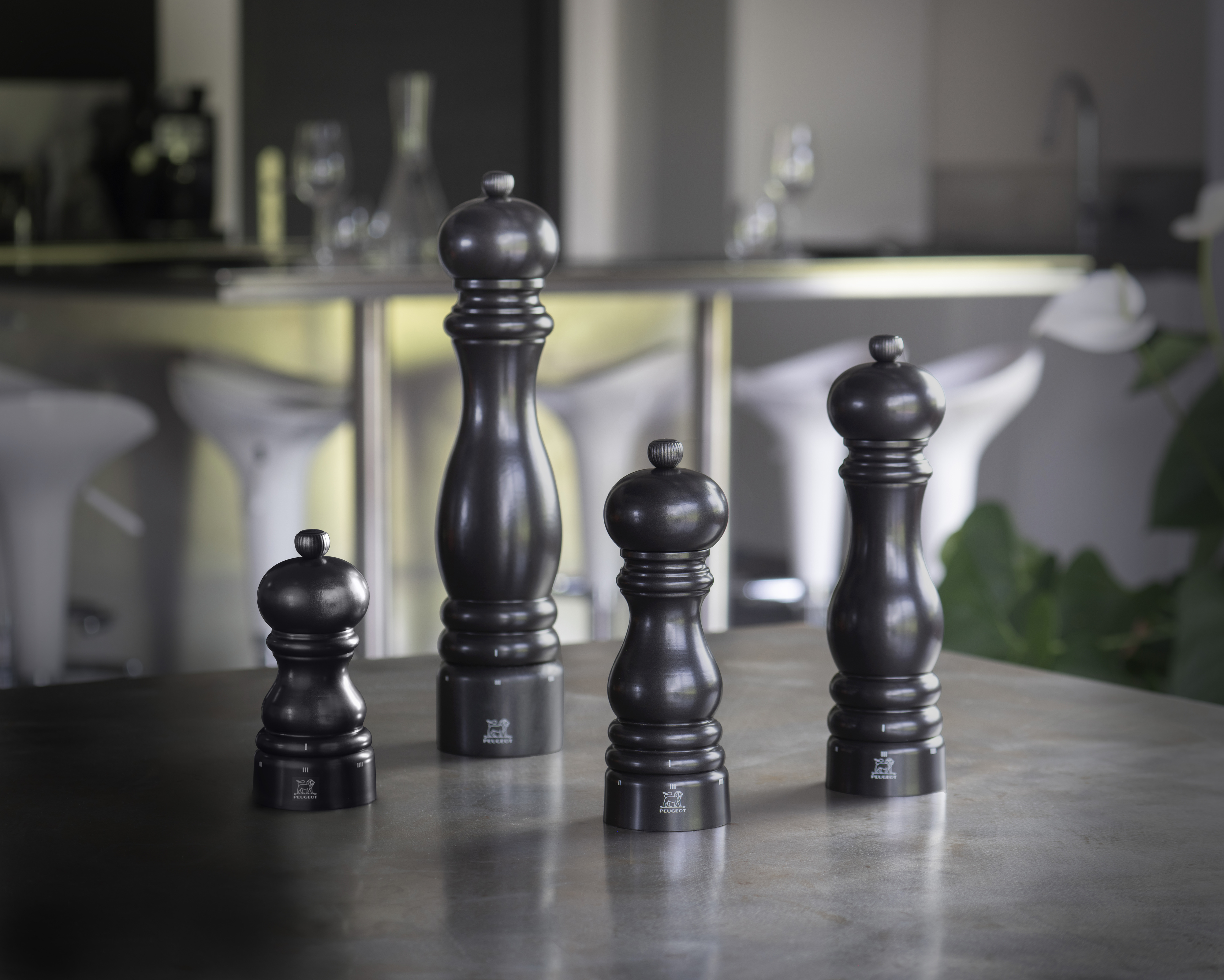 Peugeot Paris Satin Black pippurimylly, 22 cm