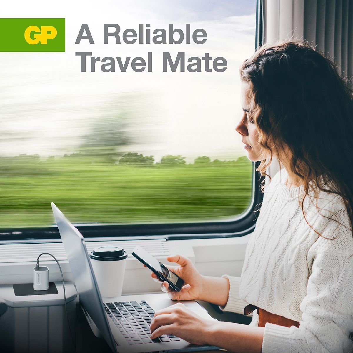 GP GaN PD 65 W -verkkovirtalaturi, 2x USB-C + 1x USB-A, valkoinen
