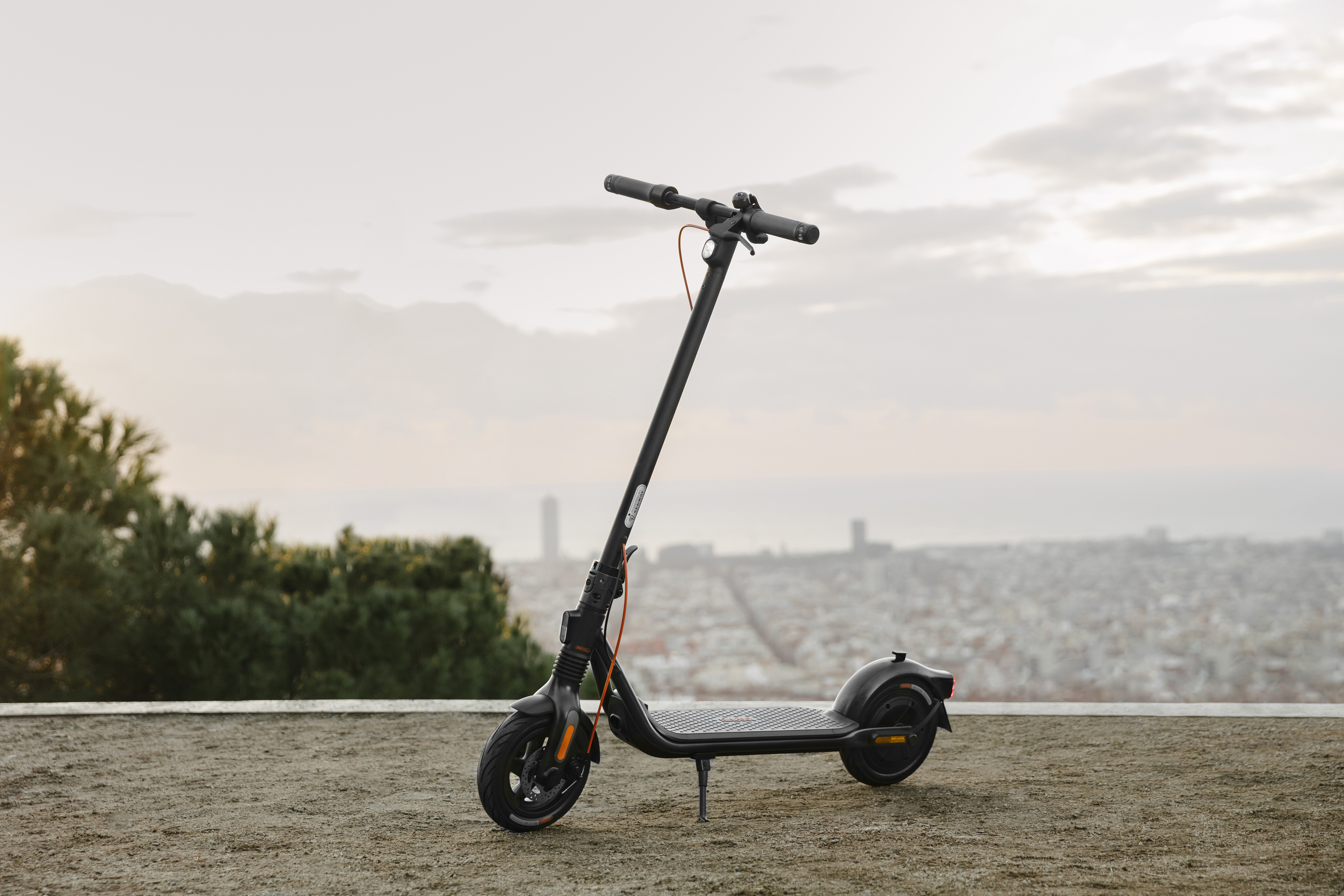 Ninebot by Segway Kickscooter F2 E -sähköpotkulauta