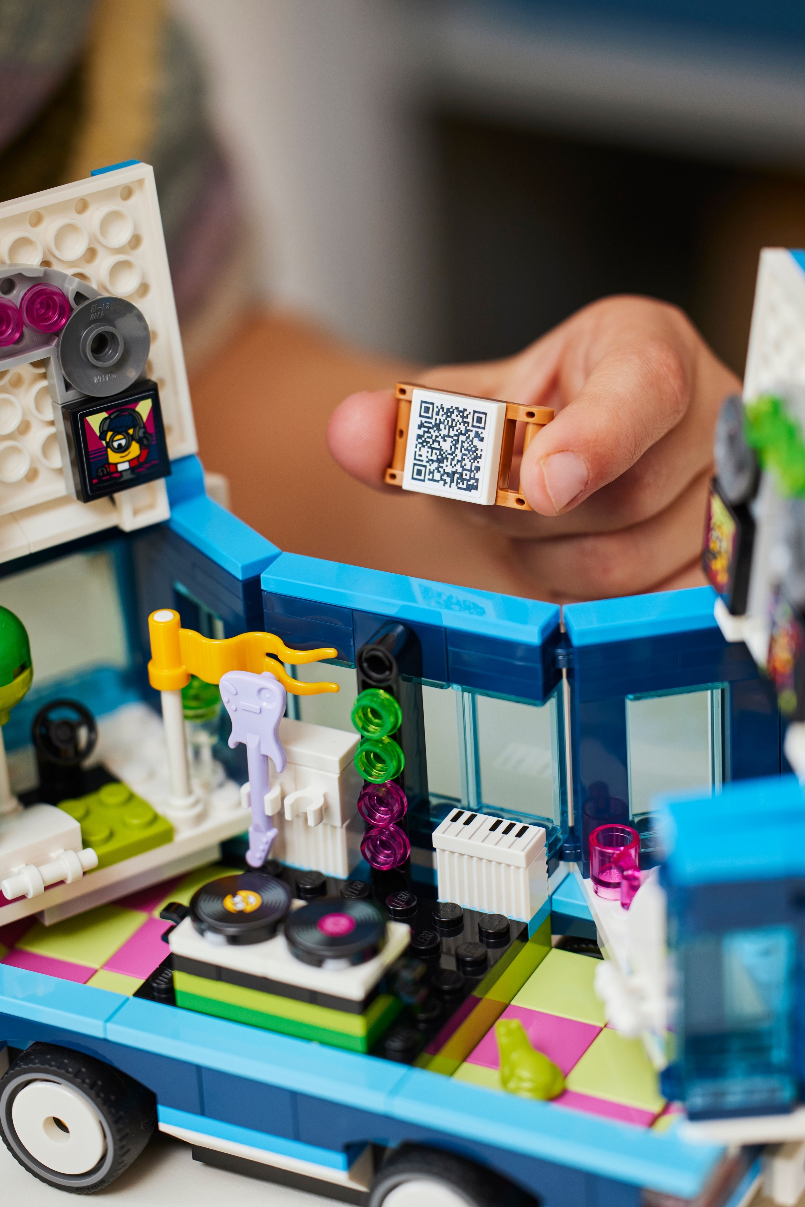 LEGO Minions 75581 - Kätyrien musajuhlabussi