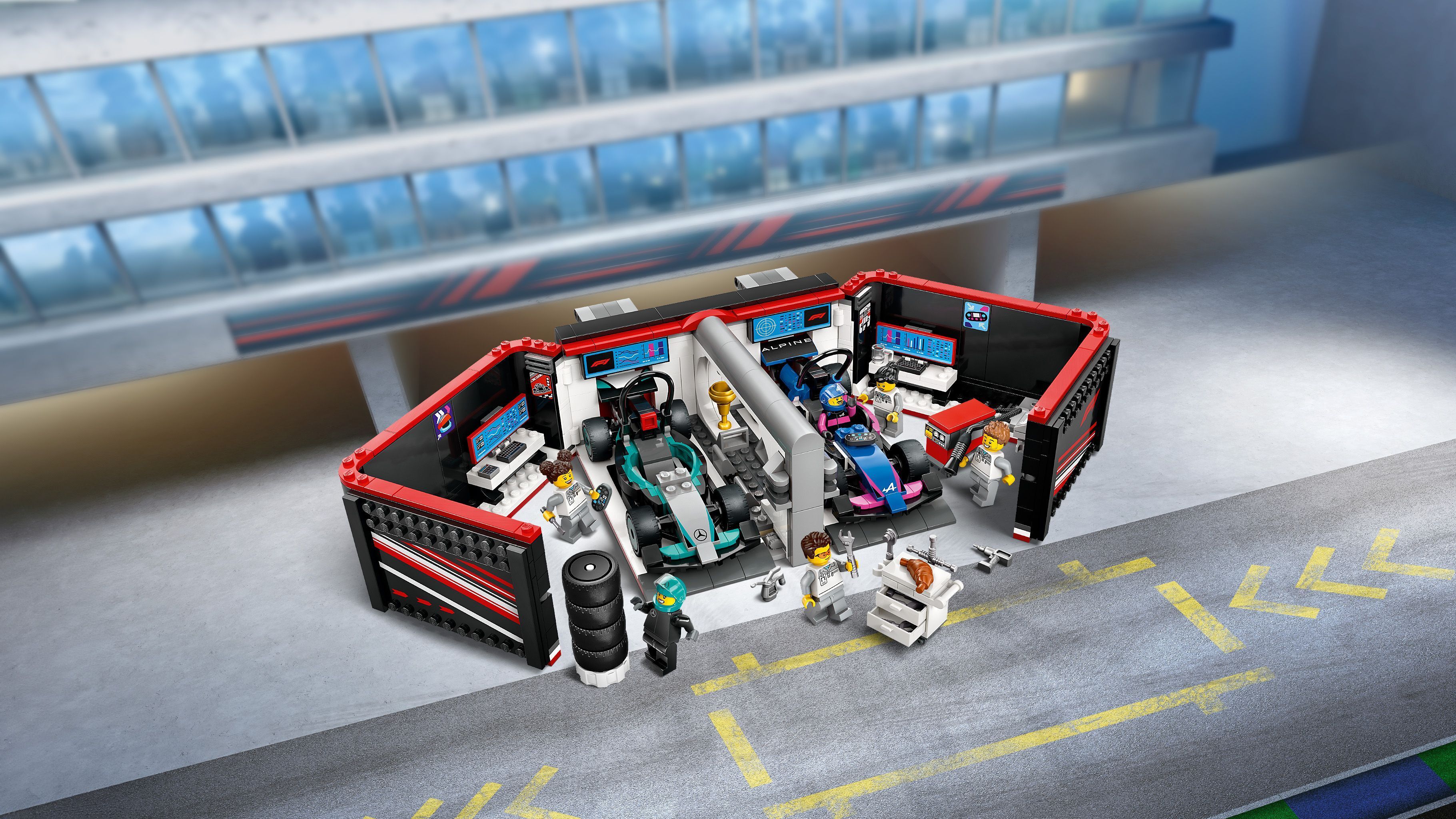 LEGO City 60444 – F1-talli ja Mercedes-AMG‑ ja Alpine-autot