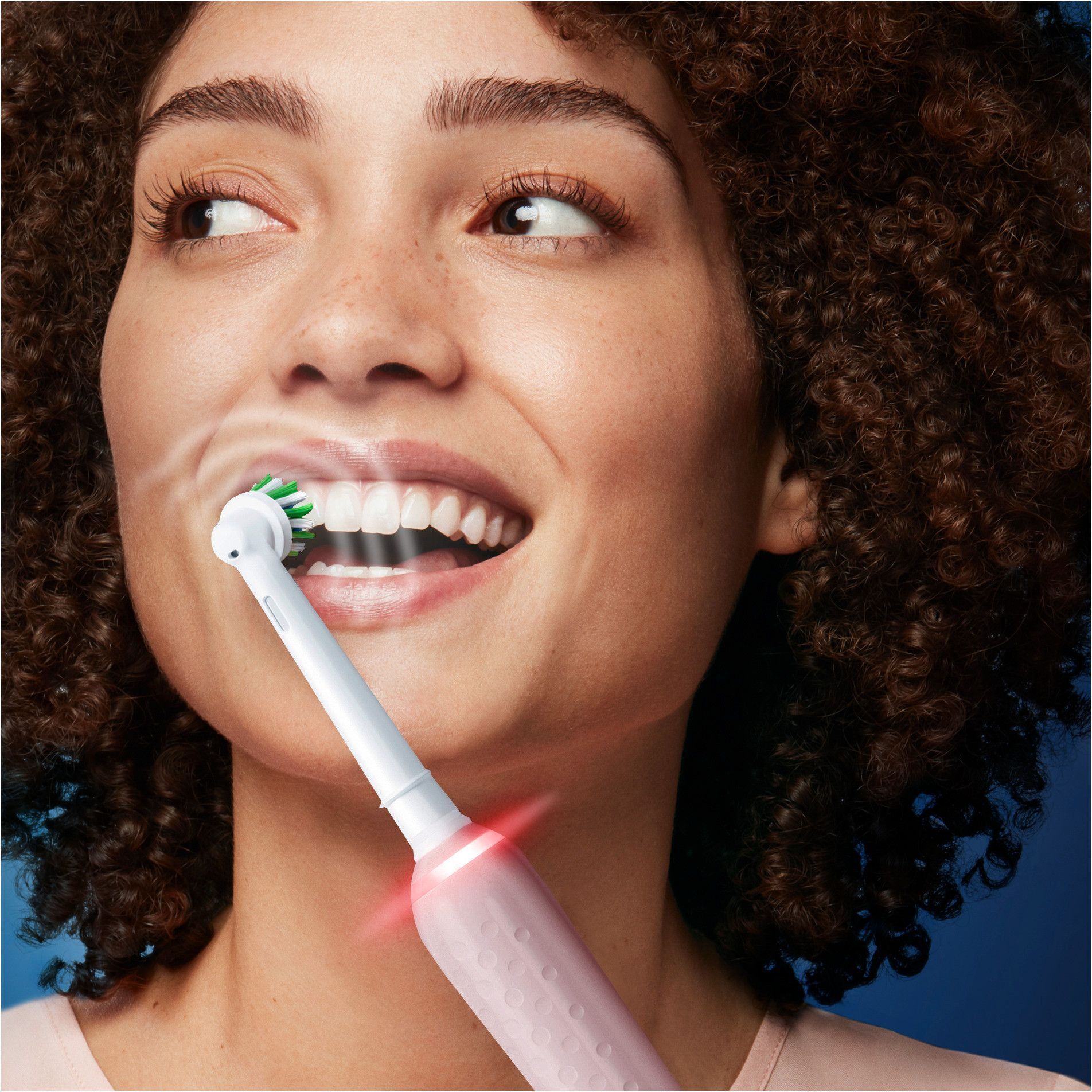Oral-B Pro 3 3900N -sähköhammasharja, tuplapakkaus, musta / pinkki