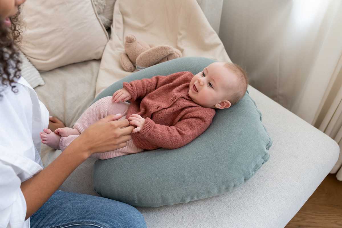 Doomoo Nursing Air Pillow -ilmatäytteinen imetystyyny, green