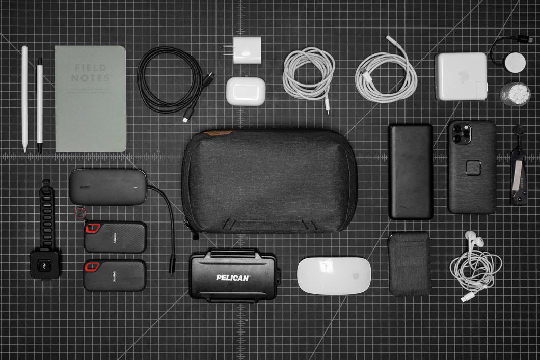 Peak Design Tech Pouch -tarvikelaukku, musta