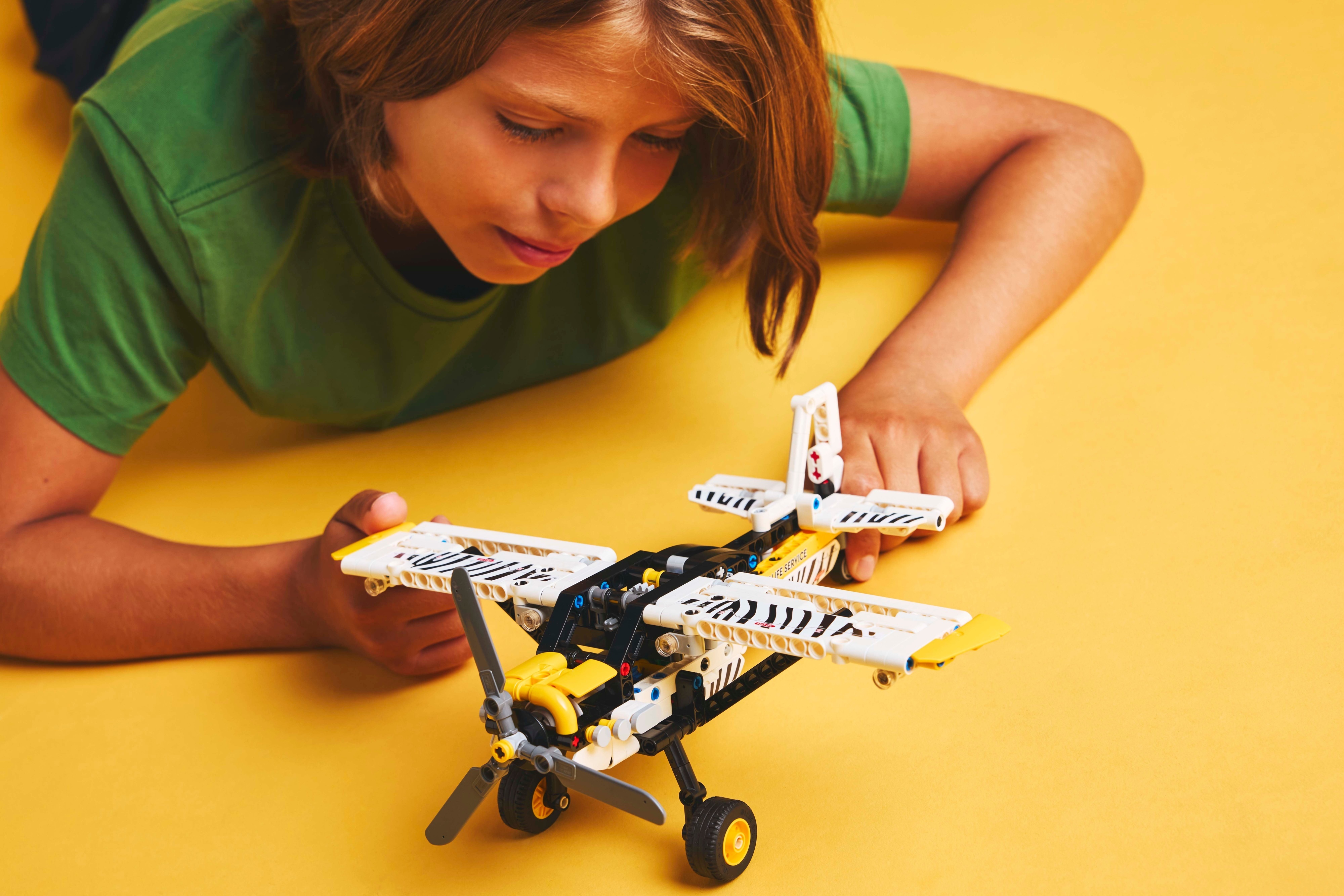 LEGO Technic 42198 – Syrjäseudun pienkone